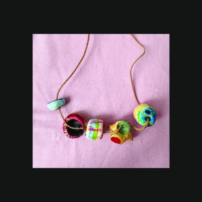 025 Artistic beads backg